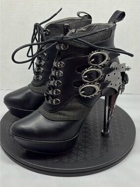 Women's Black Lace-Up Platform Ankle Boots with Decorative Buckles Steam punk.